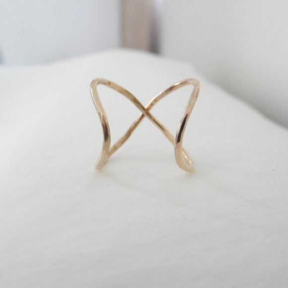 Gold filled criss cross ring sz 5 - Picture 2 of 3